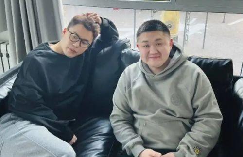 张百乔媳妇小雪吃瓜视频,揭秘张百乔媳妇的日常生活瞬间 张百乔媳妇小雪吃瓜视频,揭秘张百乔媳妇的日常生活瞬间